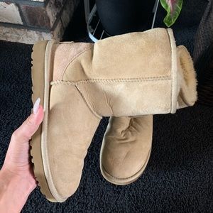 Tan Ugg boots